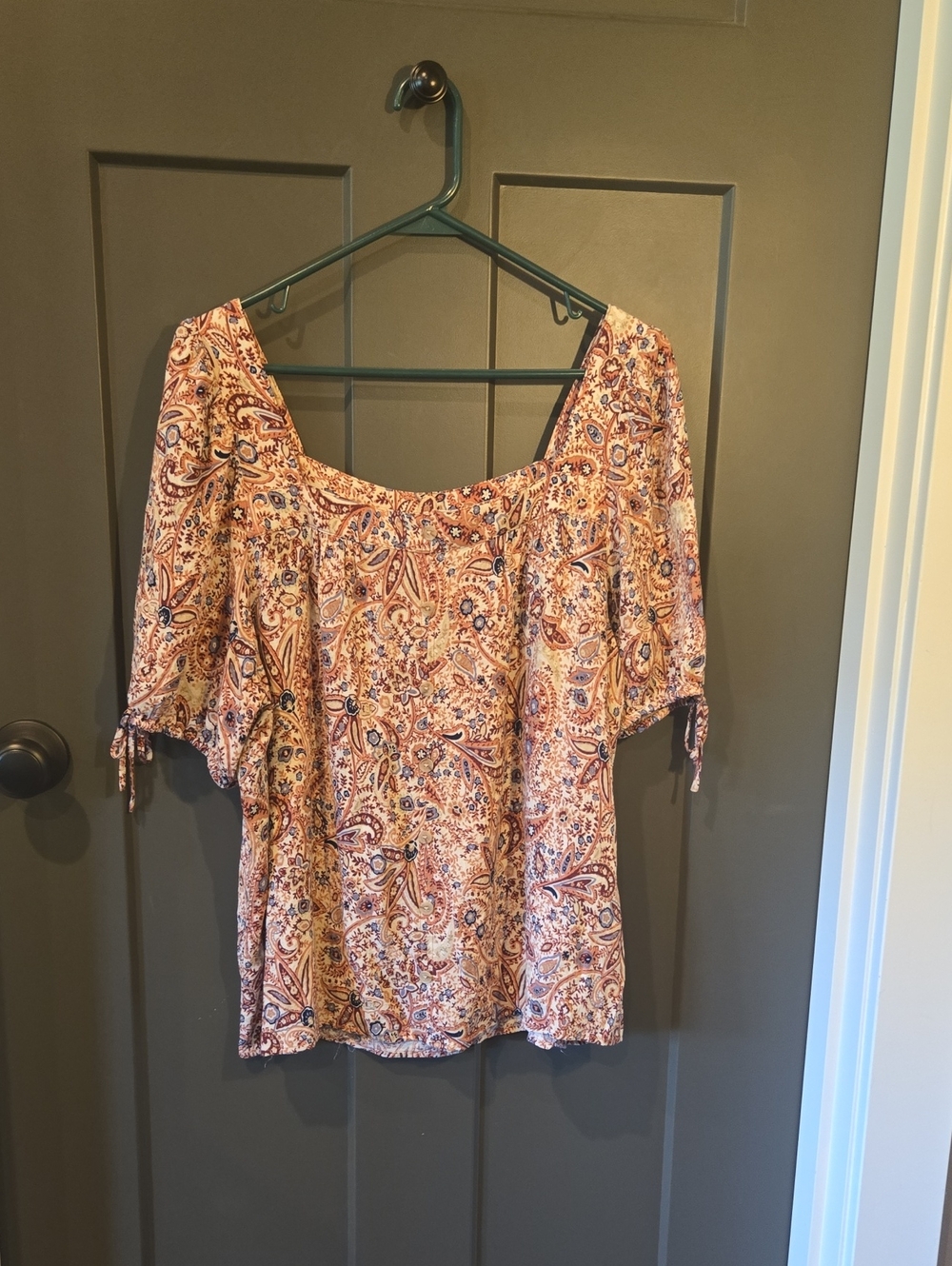 Angels Paisley Off-Shoulder Blouse in Blush and Navy